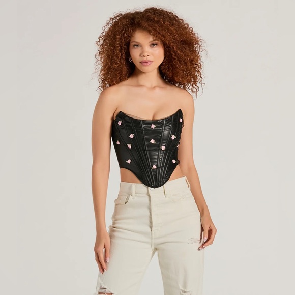 Windsor| ‘Trend Alert’ Faux Leather Corset - Picture 2 of 8